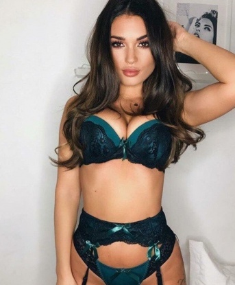 Живу в Москве и готова подарить тебе незабываемые моменты нашей встречи. У меня есть опыт, чтобы насытить тебя удовольствием. Я сделаю все, чтобы ты почувствовал себя особенным и расслабленным. Мои услуги включают классический секс, оральный секс, эротический массаж и многое другое. У меня есть отличные отзывы от предыдущих клиентов, которые говорят о моей профессиональности и страсти. Фото настоящие и актуальные. 🌹 12486, 25 лет